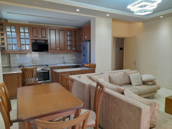 Tirane, jepet me qera apartament 2+1+Ballkon Kati 3, 106 m² 500 € 