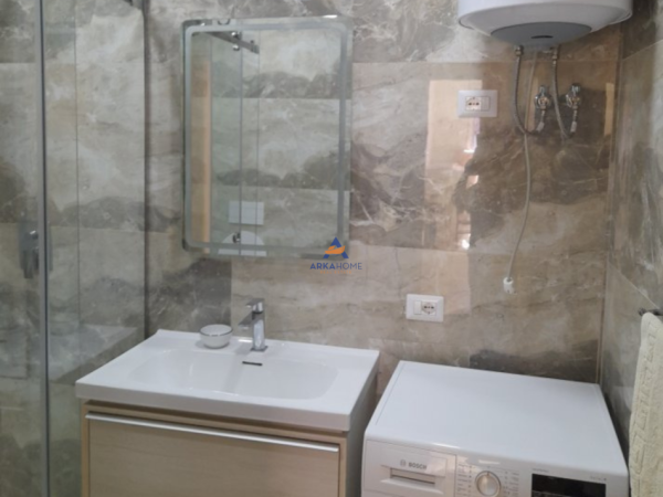 Tirane, jepet me qera apartament 2+1+Ballkon Kati 3, 106 m² 500 € 