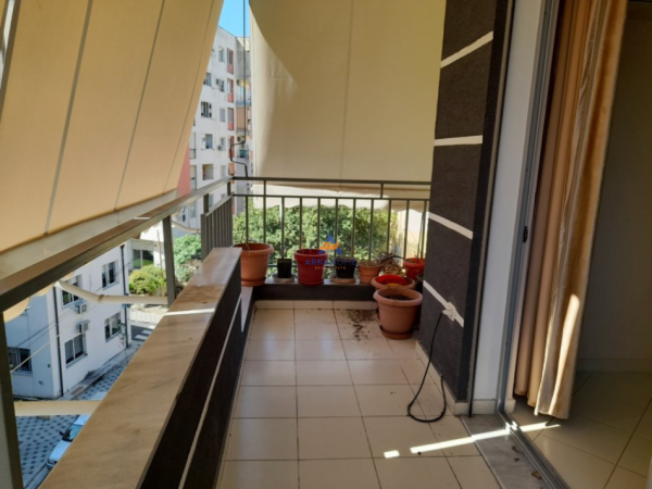 Tirane, jepet me qera apartament 2+1+Ballkon Kati 3, 106 m² 500 € 