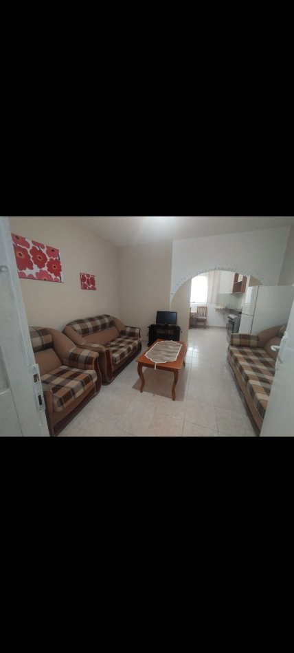Tirane, jepet me qera apartament 1+1 Kati 1, 300 € 