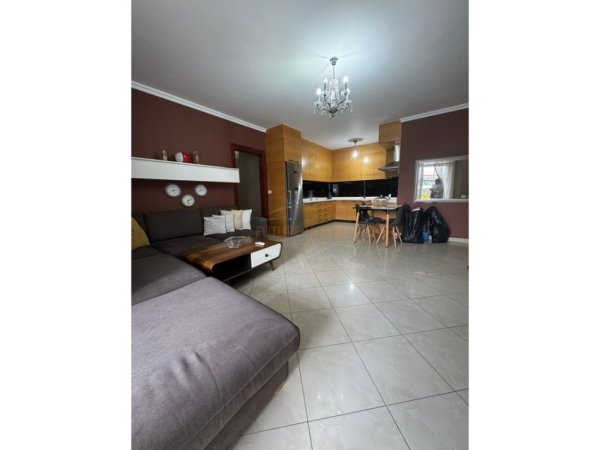 Tirane, jepet me qera apartament 2+1+2 Kati 8, 100 m² 750 € (Ish Stacioni i Fundit Tirane Re)