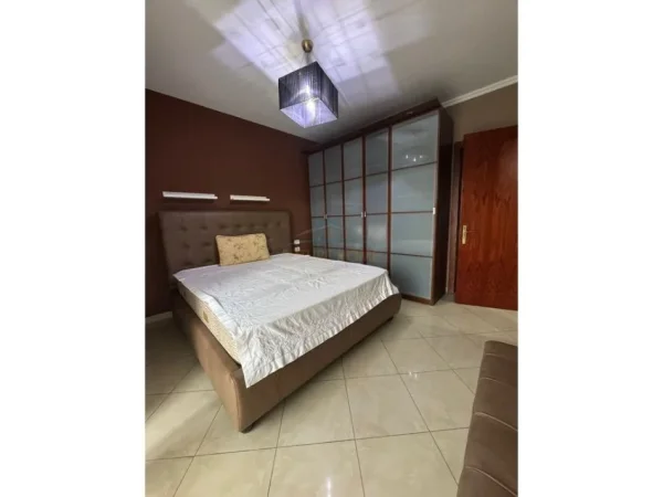 Tirane, jepet me qera apartament 2+1+2 Kati 8, 100 m² 750 € (Ish Stacioni i Fundit Tirane Re)