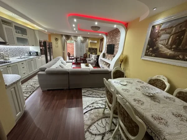 SHITET SHTEPIA 2+1+2 plus 2 VERANDA TE LIQENI THATE