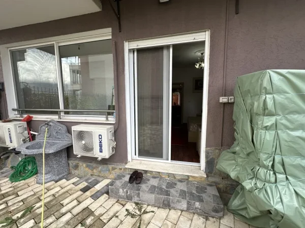 SHITET SHTEPIA 2+1+2 plus 2 VERANDA TE LIQENI THATE