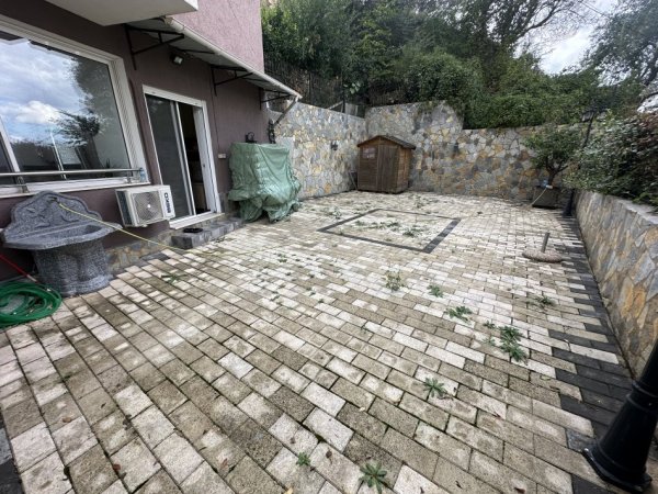 SHITET SHTEPIA 2+1+2 plus 2 VERANDA TE LIQENI THATE