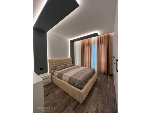 Tirane, jepet me qera apartament 1+1 Kati 2, 84 m² 800 € (Farke)