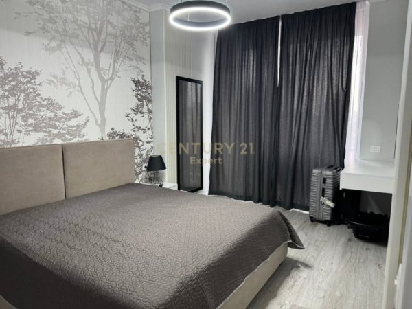 Tirane, jepet me qera apartament 1+1+Ballkon Kati 4, 70 m² 700 € (Rruga RIZA CEROVA)