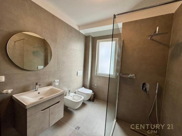 Tirane, jap me qera apartament Kati 4, 140 m² 900 € (Rezidenca Kodra e Diellit 1)