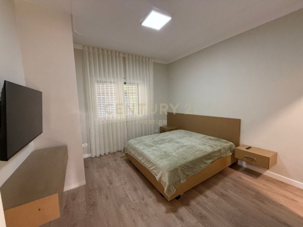 Tirane, jepet me qera apartament 2+1+Ballkon Kati 2, 100 m² 1.100 € (Ambasada Amerikane)