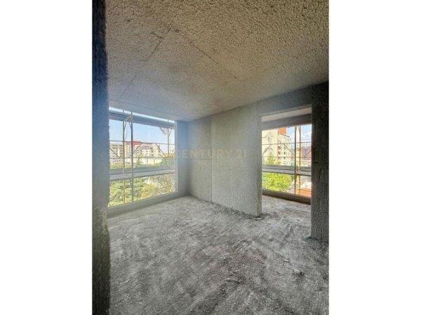 Tirane, shes apartament 3+1+Ballkon Kati 4, 140 m² 253.000 € (Rruga Dritan Hoxha)