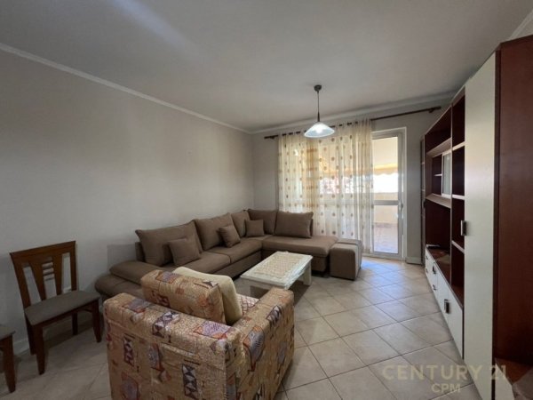 Tirane, jepet me qera apartament 2+1 Kati 8, 102 m² 701 € (Rruga e Kavajes)