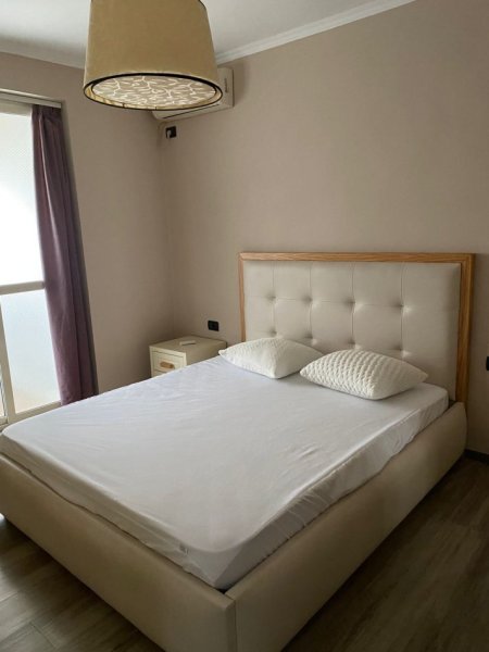 Tirane, jepet me qera apartament 2+1 Kati 2, 75 m² 550 € (Rruga Xhenefiz keko)