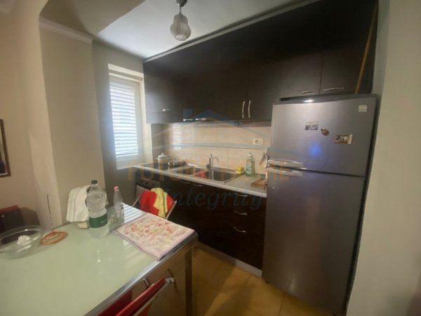 Tirane, shitet apartament 1+1+Ballkon Kati 4, 52 m² 110.000 € (Rruga Mine Peza)