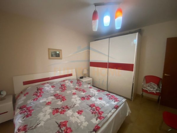 Tirane, shitet apartament 1+1+Ballkon Kati 4, 52 m² 110.000 € (Rruga Mine Peza)