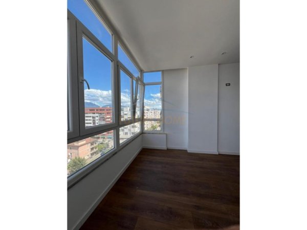 Tirane, shitet apartament 1+1+Ballkon Kati 7, 64 m² 95.000 € (Rruga Yzberisht)