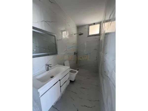 Tirane, shitet apartament 1+1+Ballkon Kati 7, 64 m² 95.000 € (Rruga Yzberisht)