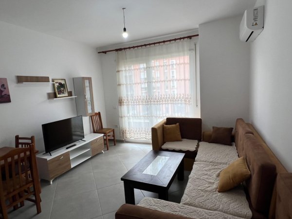 Tirane, jepet me qera apartament 1+1 Kati 2, 60 m² 500 € (Rruga Mikel Maruli)