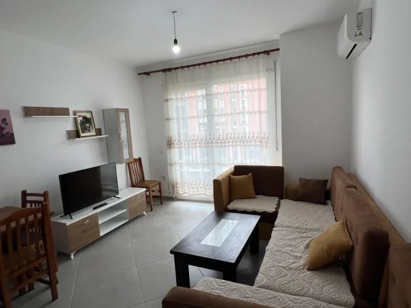 Tirane, jepet me qera apartament 1+1 Kati 2, 60 m² 500 € (Rruga Mikel Maruli)