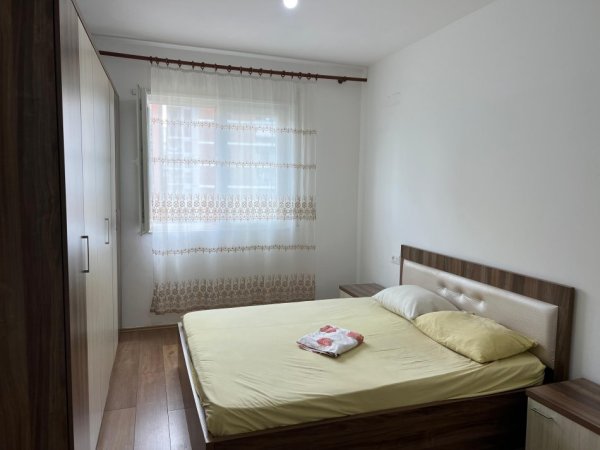 Tirane, jepet me qera apartament 1+1 Kati 2, 60 m² 500 € (Rruga Mikel Maruli)