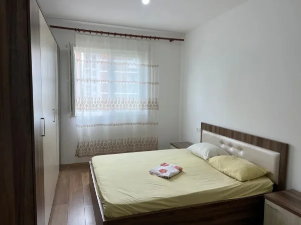 Tirane, jepet me qera apartament 1+1 Kati 2, 60 m² 500 € (Rruga Mikel Maruli)