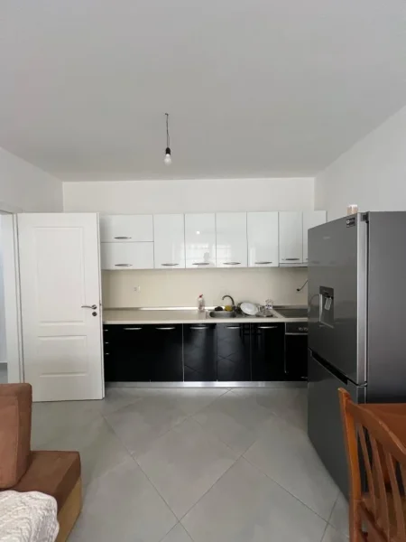 Tirane, jepet me qera apartament 1+1 Kati 2, 60 m² 500 € (Rruga Mikel Maruli)