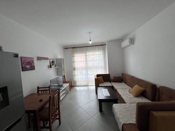 Tirane, jepet me qera apartament 1+1 Kati 2, 60 m² 500 € (Rruga Mikel Maruli)