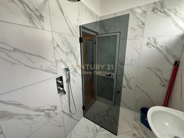 Durres, shitet apartament 2+1 Kati 2, 88 m² 132.000 € (Durres)