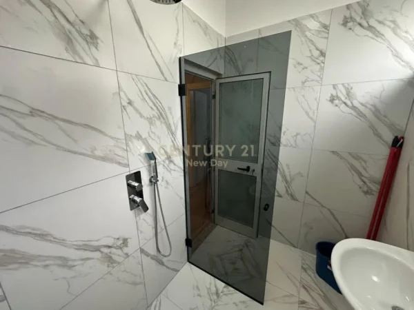Durres, shitet apartament 2+1 Kati 2, 88 m² 132.000 € (Durres)