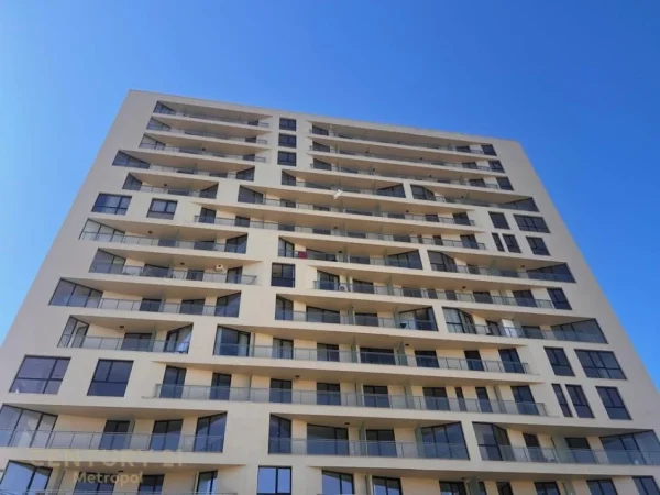 Tirane, jepet me qera ambjent biznesi Kati 1, 40 m² 1.300 € (Mine Peza)