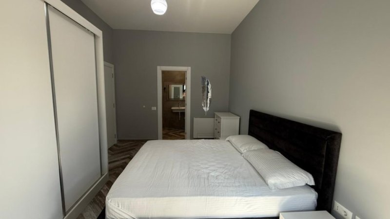 Tirane, jepet me qera apartament 3+1 Kati 5, 120 m² 1.200 € (SQUARE 21)