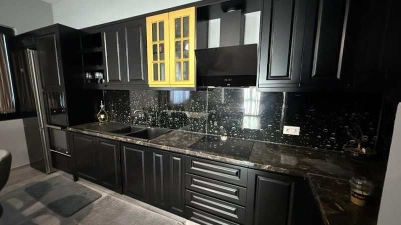 Tirane, jepet me qera apartament 3+1 Kati 5, 120 m² 1.200 € (SQUARE 21)