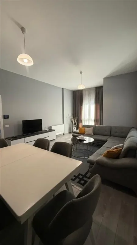 Tirane, jepet me qera apartament 3+1 Kati 5, 120 m² 1.200 € (SQUARE 21)
