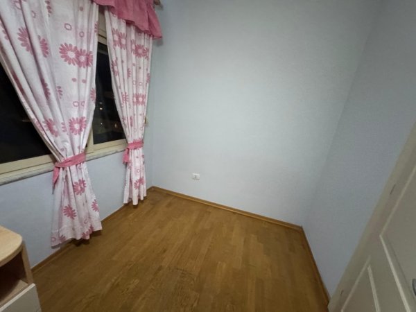 Tirane, jepet me qera apartament 2+1 Kati 5, 600 € 