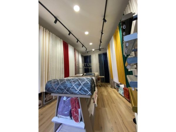 Tirane, shitet ambjent biznesi Kati 0, 26 m² 35.000 € (Selvia)