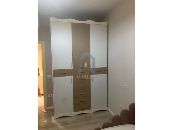 Tirane, jap me qera apartament 2+1+Ballkon Kati 2, 120 m² 550 € (qsut)