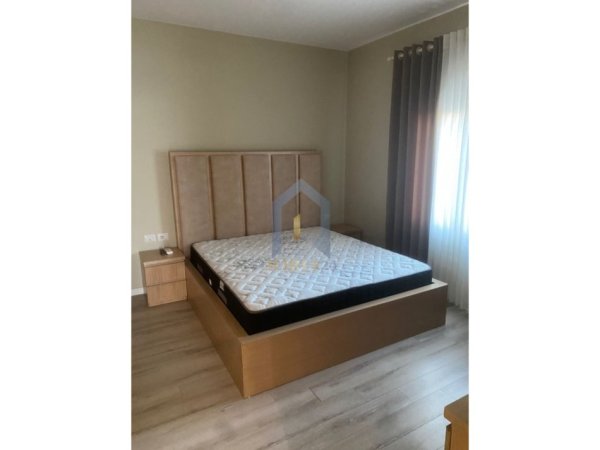 Tirane, jap me qera apartament 2+1+Ballkon Kati 2, 120 m² 550 € (qsut)