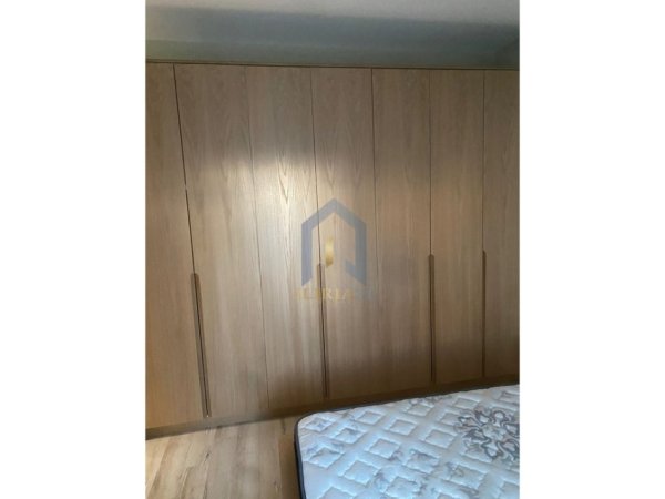 Tirane, jap me qera apartament 2+1+Ballkon Kati 2, 120 m² 550 € (qsut)