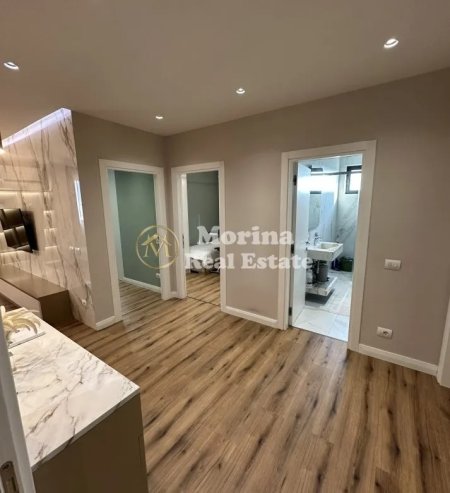 Tirane, jepet me qera apartament 3+1+Ballkon Kati 11, 126 m² 1.000 € (Astir)