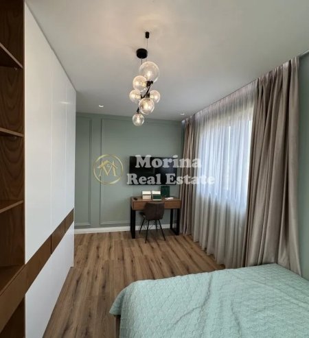 Tirane, jepet me qera apartament 3+1+Ballkon Kati 11, 126 m² 1.000 € (Astir)