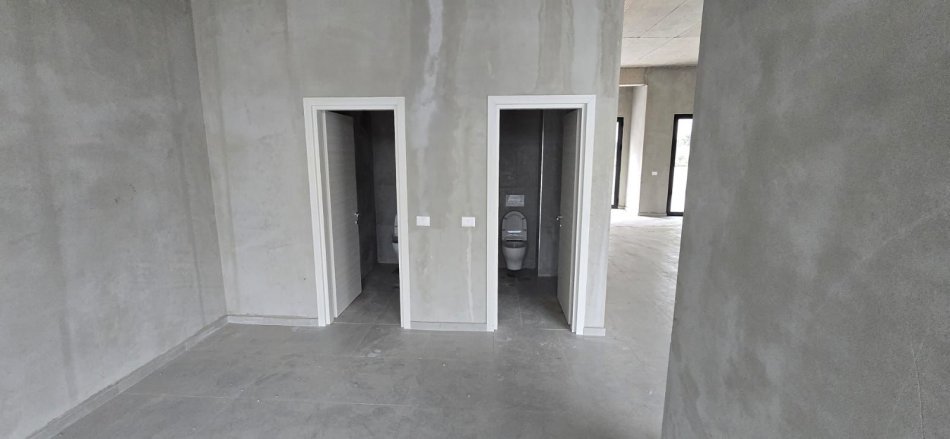 Tirane, jepet me qera ambjent biznesi Kati 2, 126 m² 1.300 € (River Residence/Rruga Feizi Himzo)