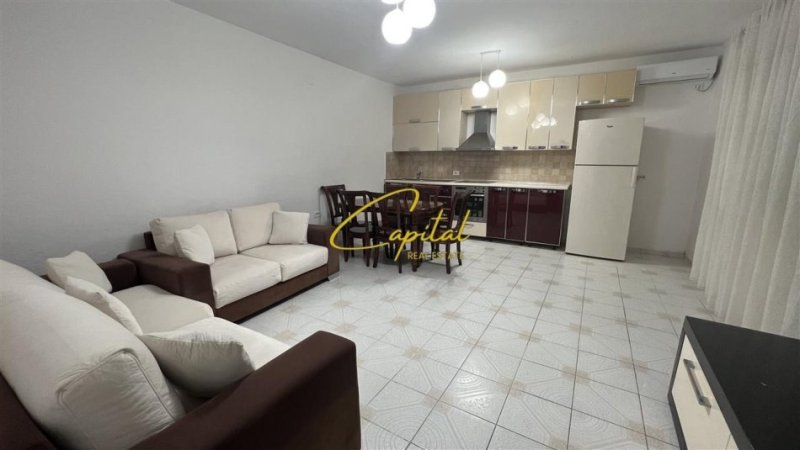 Tirane, jepet me qera apartament 2+1 Kati 0, 130 m² 500 € (KOMBINAT)
