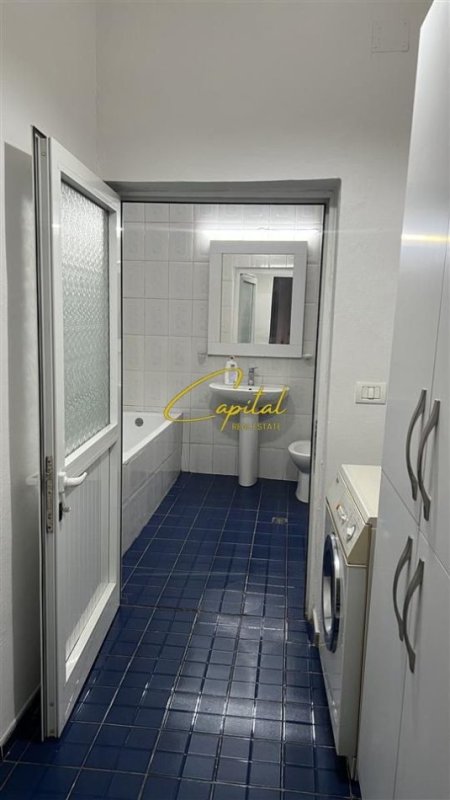 Tirane, jepet me qera apartament 2+1 Kati 0, 130 m² 500 € (KOMBINAT)