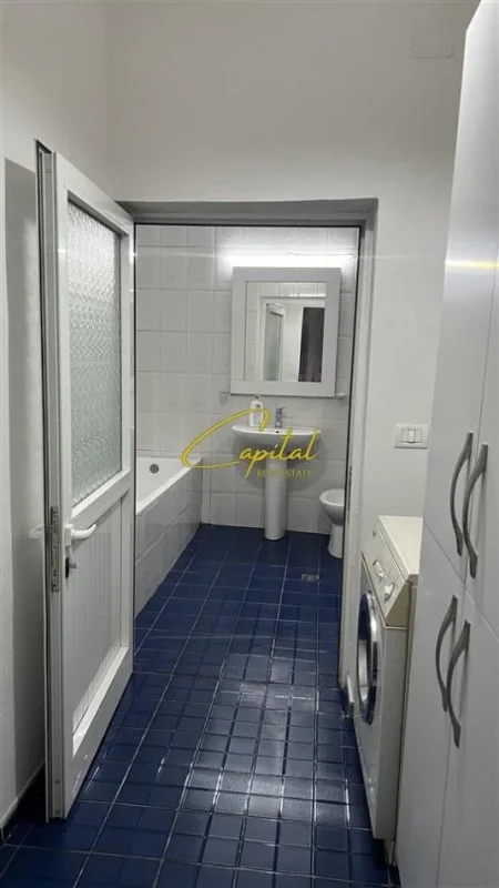 Tirane, jepet me qera apartament 2+1 Kati 0, 130 m² 500 € (KOMBINAT)