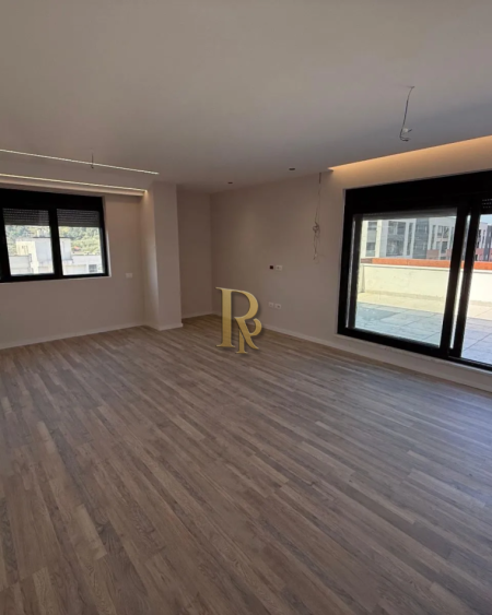 Tirane, shitet apartament 3+1+Ballkon Kati 8, 173 m² (Astir)