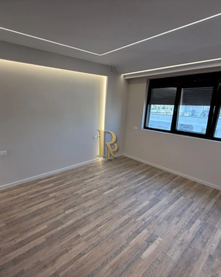 Tirane, shitet apartament 3+1+Ballkon Kati 8, 173 m² (Astir)