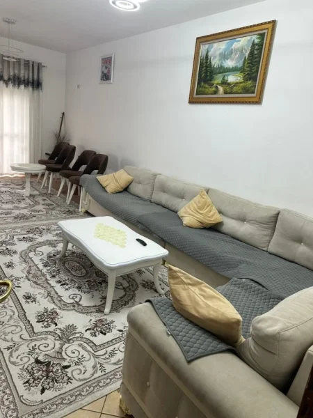 Tirane, jepet me qera apartament 1+1+Ballkon Kati 2, 70 m² 500 € (QYTET STUDENTI)