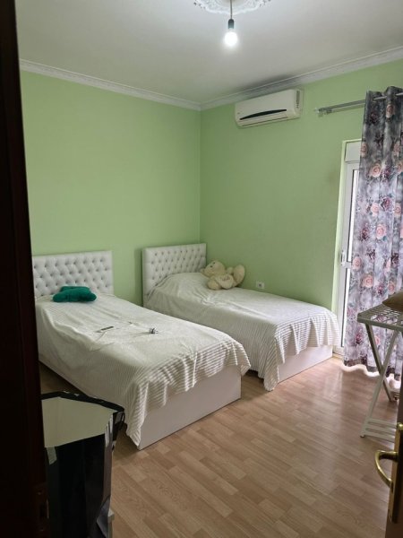 Tirane, jepet me qera apartament 1+1+Ballkon Kati 2, 70 m² 500 € (QYTET STUDENTI)