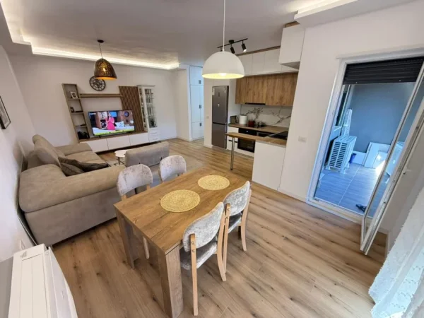 Tirane, jepet me qera apartament 2+1 Kati 3, 100 m² 850 € 