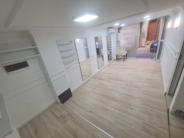 Tirane, jepet me qera ambjent biznesi Kati 0, 40 m² 500 € 