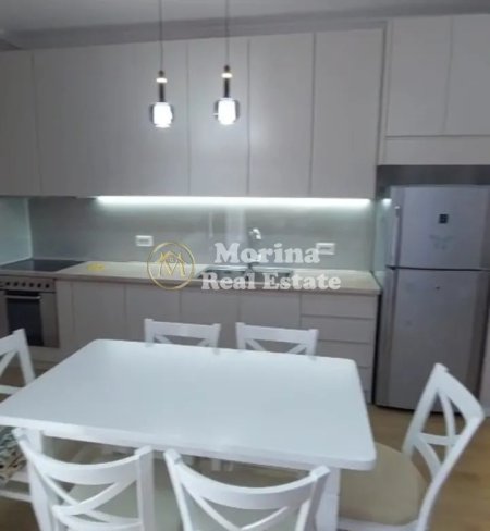 Tirane, jepet me qera apartament 1+1 Kati 3, 71 m² 600 € (Frigoriferi, Rruga Besa,)